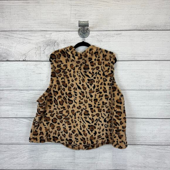 Shein Curve Plus Size Fuzzy Cheetah Zip Up Sleeveless Vest Size 6XL/24 - Picture 6 of 6